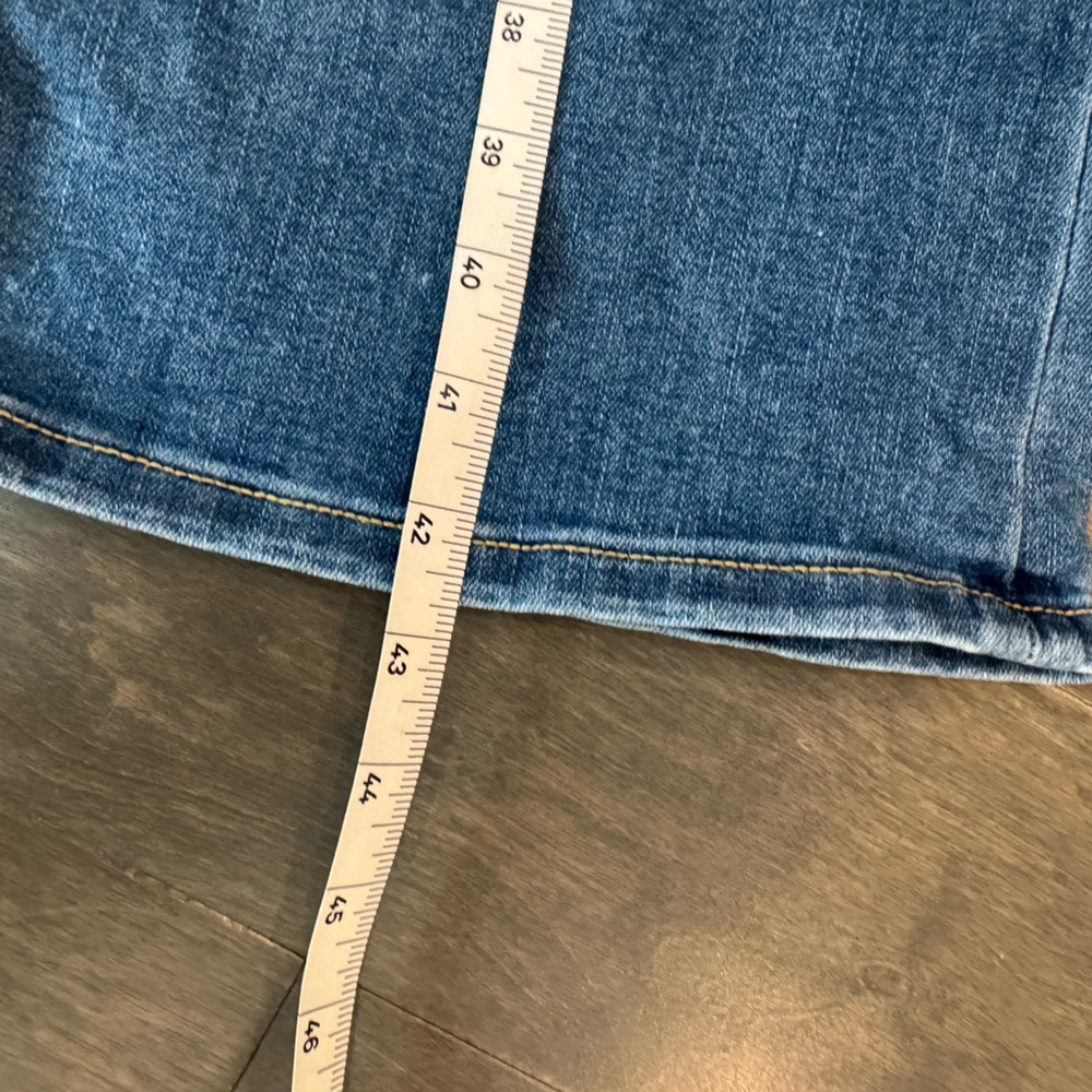 Stylish High Rise Button-Fly Jeans B011 - Picture 4 of 5